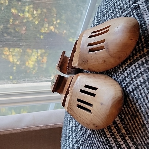 "WOOLF BROTHERS" wooden shoe  trees 👞🌳 - Picture 2 of 4